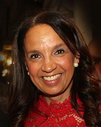 Headshot of Lisa Warren